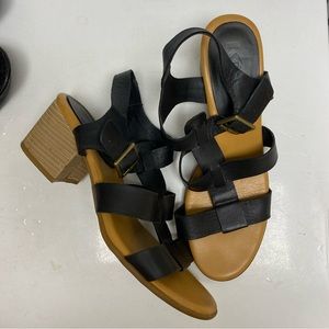 Soft leather summer sandal with heel